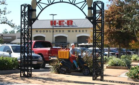 heb the woodlands market street.